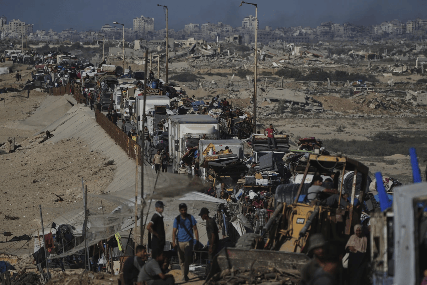 Palestinians Fleeing Gaza City Ahead of Israeli Offensive