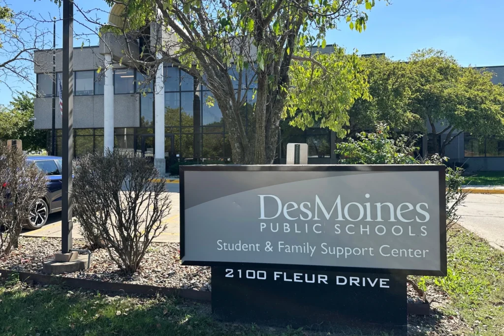 DesMoines Public Schools